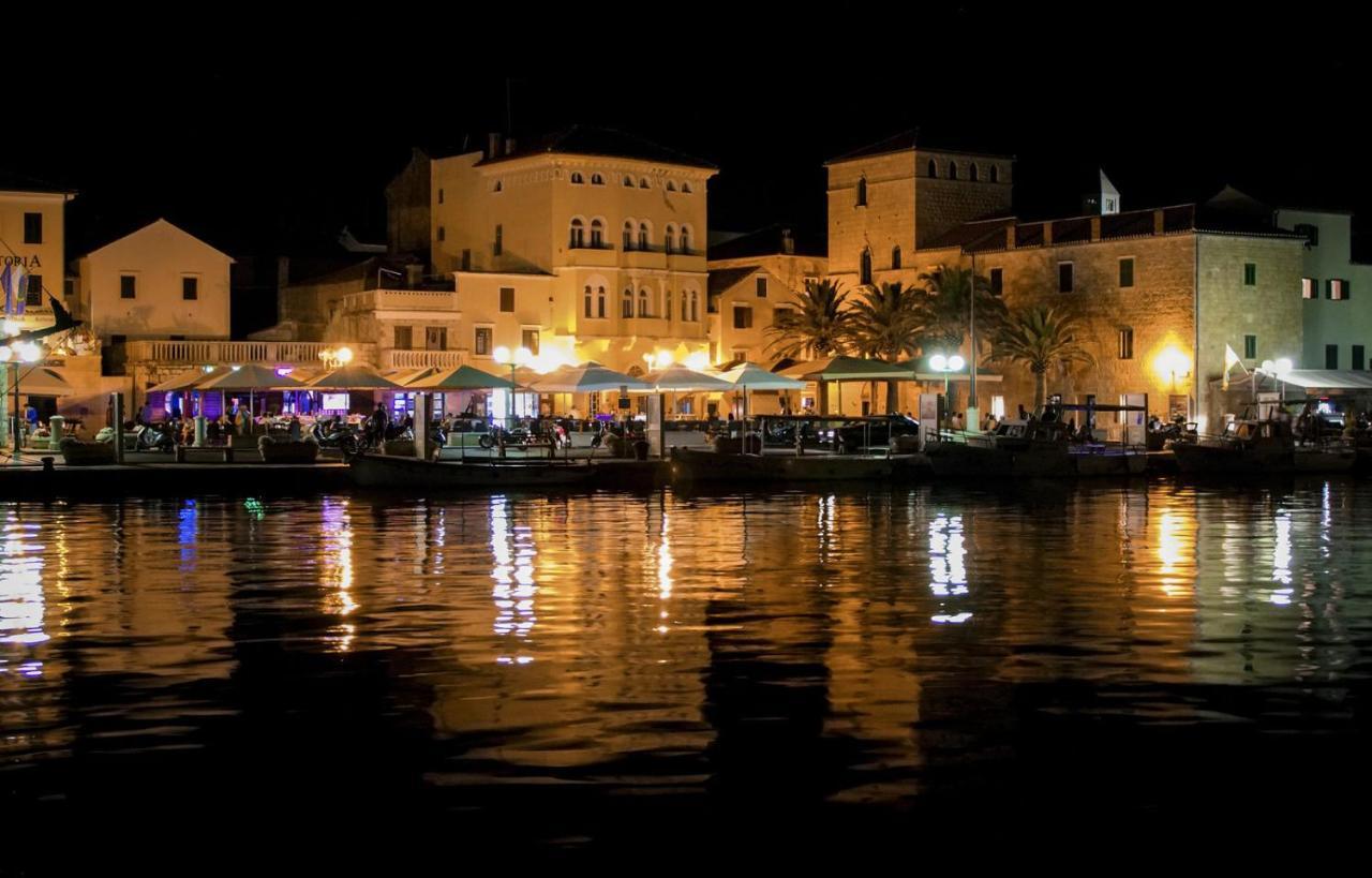 Lux Attic Old Town Rab Rab Town Exterior foto